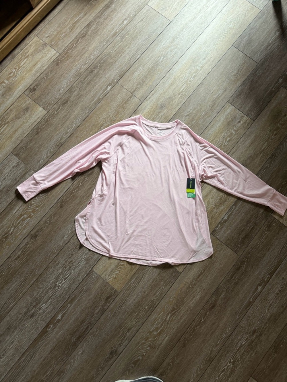 NWT Light pink Tek gear 2x white long sleeve